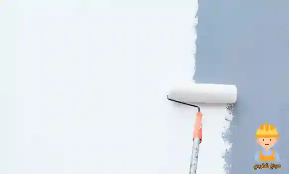 صباغ ابو فطيرة يقوم بطلاء جدران داخلية بتشطيب نظيف وألوان متناسقة