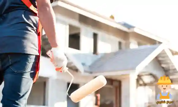 صباغ السالمية يقوم بطلاء جدران داخلية بتشطيب نظيف وألوان متناسقة داخل منزل في السالمية